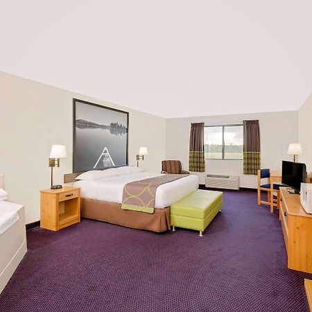 Super 8 By Wyndham St. James Exterior photo