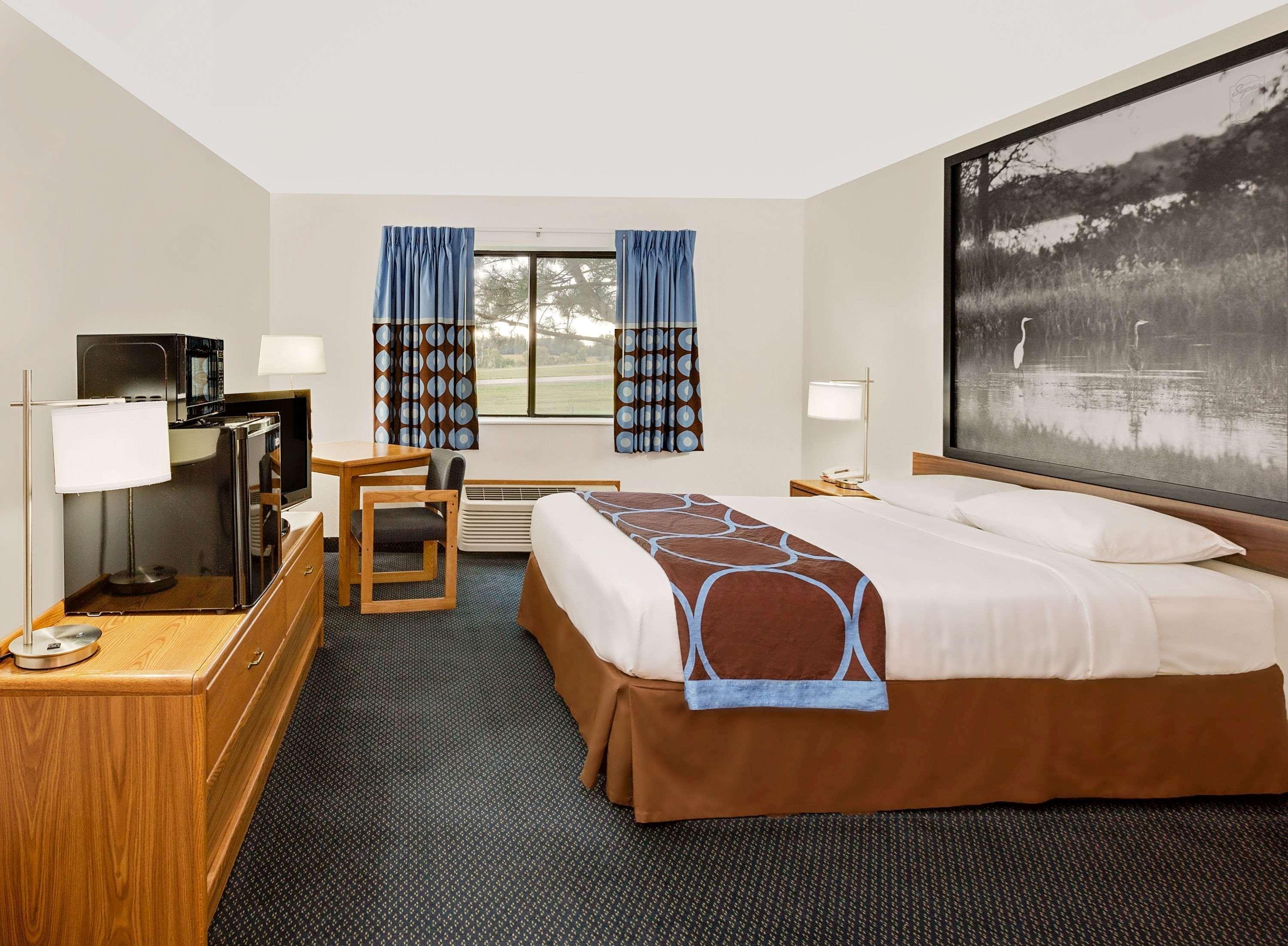 Super 8 By Wyndham St. James Exterior photo